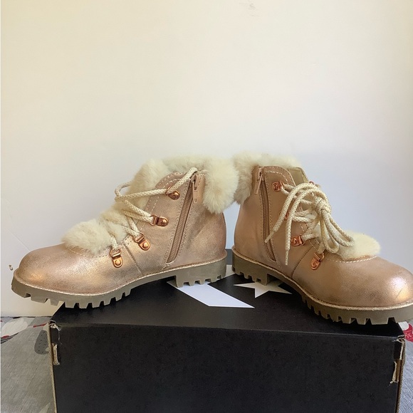 Like New Girls Boots - Picture 11 of 11